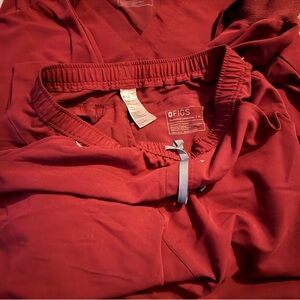 Figs Maroon Scrub Set